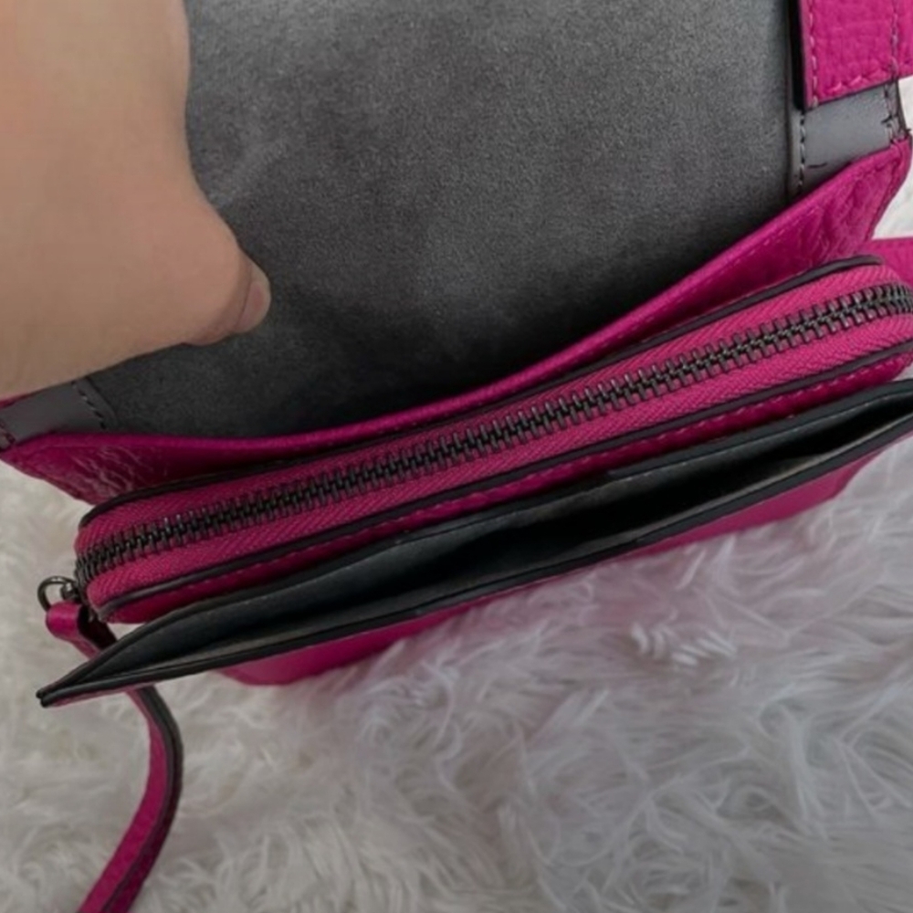 VINCE CAMUTO Mystic Magenta Leather Shoulder Compact Bag - Picture 8 of 10